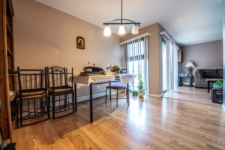 Building Photo - 5525 N Chester Ave