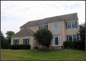 Building Photo - 2812 River Willow Dr