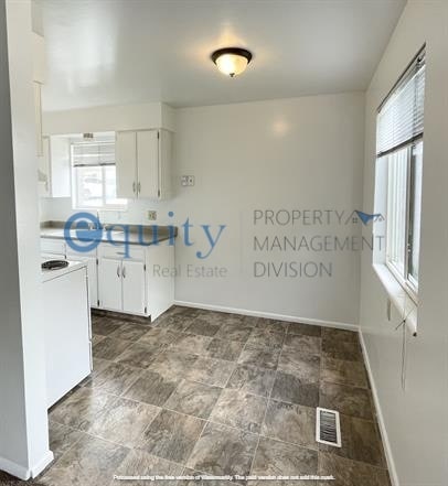Building Photo - 549 Stringham Ave