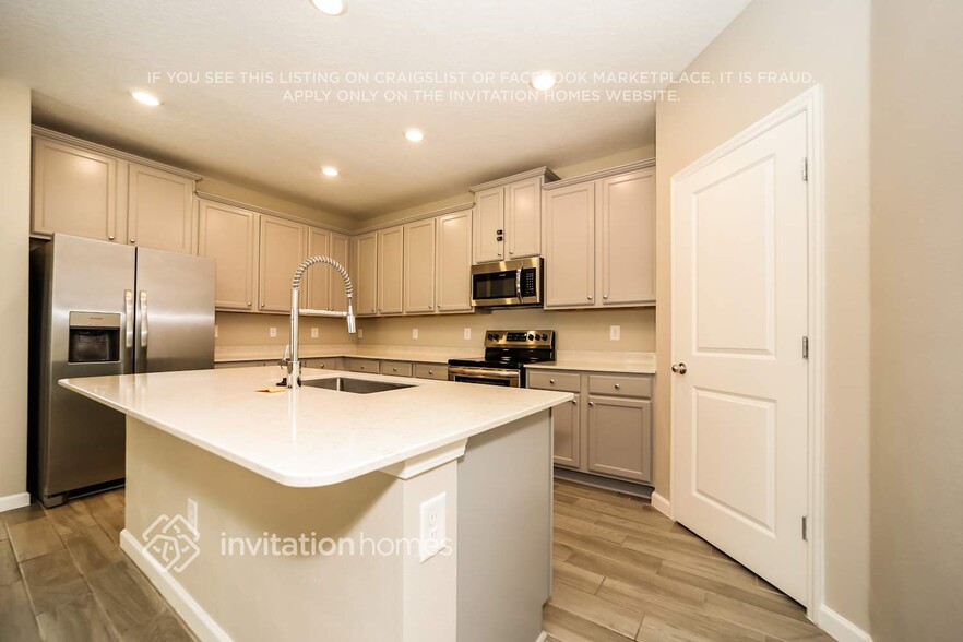 Building Photo - 2576 Laylas Wy