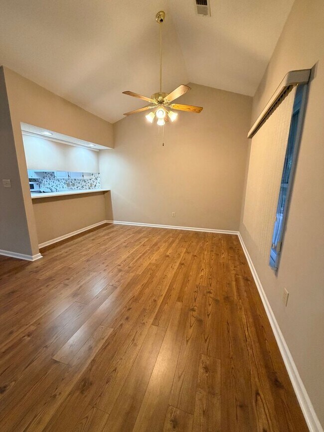 Building Photo - 121 Timberwood Rd