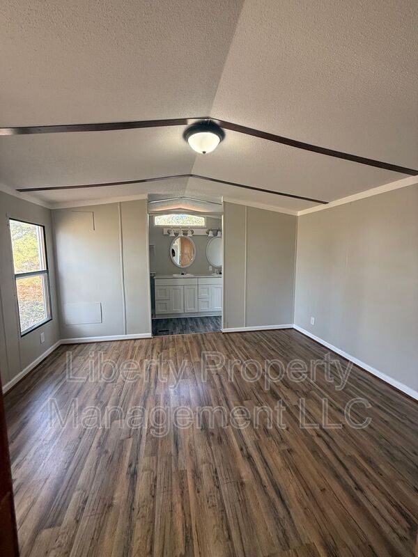 Building Photo - 21 Hill Side Lane