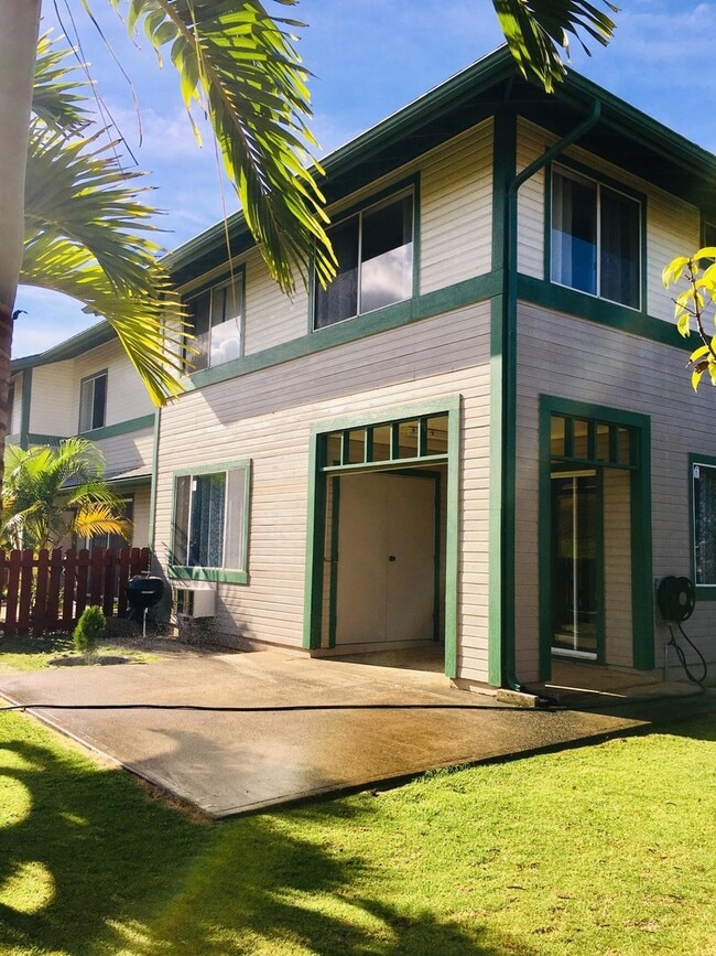 Building Photo - 3 bedroom Corner Unit at Kuulako Available June 23rd