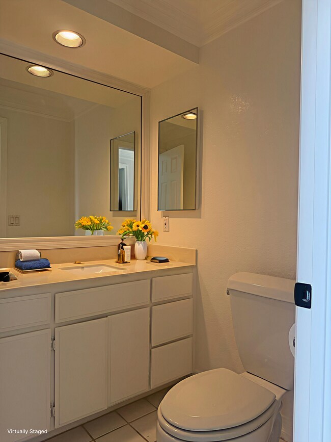 Building Photo - Spacious End-of-Culdesac 4-bed, 2.5-bath Home with Private Sparkling Pool & Spa