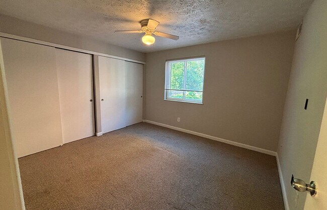 Building Photo - 525 Lowell Ave