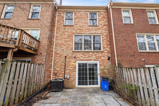 Building Photo - 5407 Grove Ridge Way