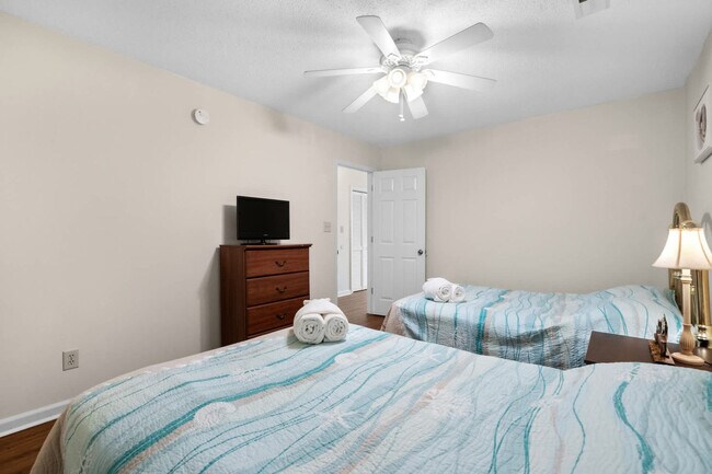 Building Photo - 217 Double Eagle Dr