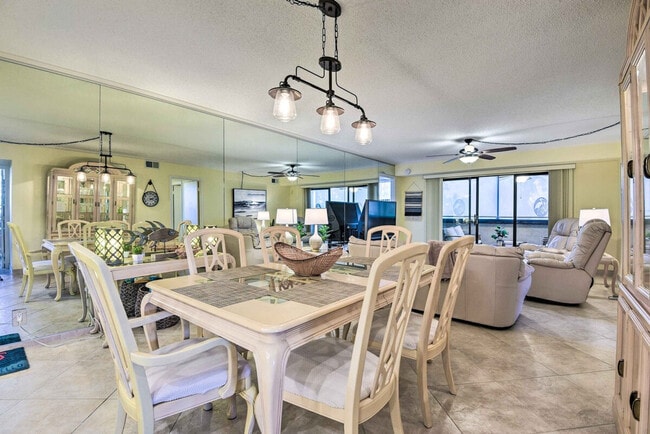 Building Photo - 5855 Midnight Pass Rd