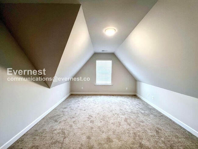 Building Photo - 8616 Hayes Dr