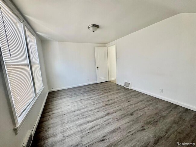 Building Photo - 15030 Rossini Dr