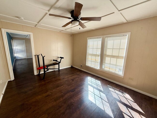 Building Photo - Spacious home in the heart of Waco