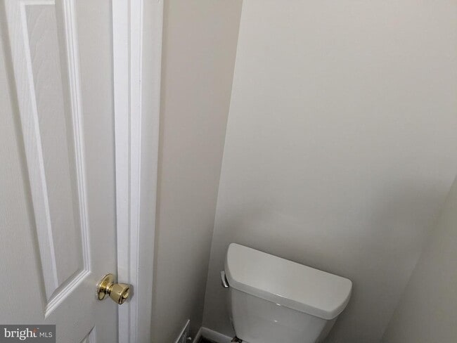 Building Photo - 44 Orchard Dr