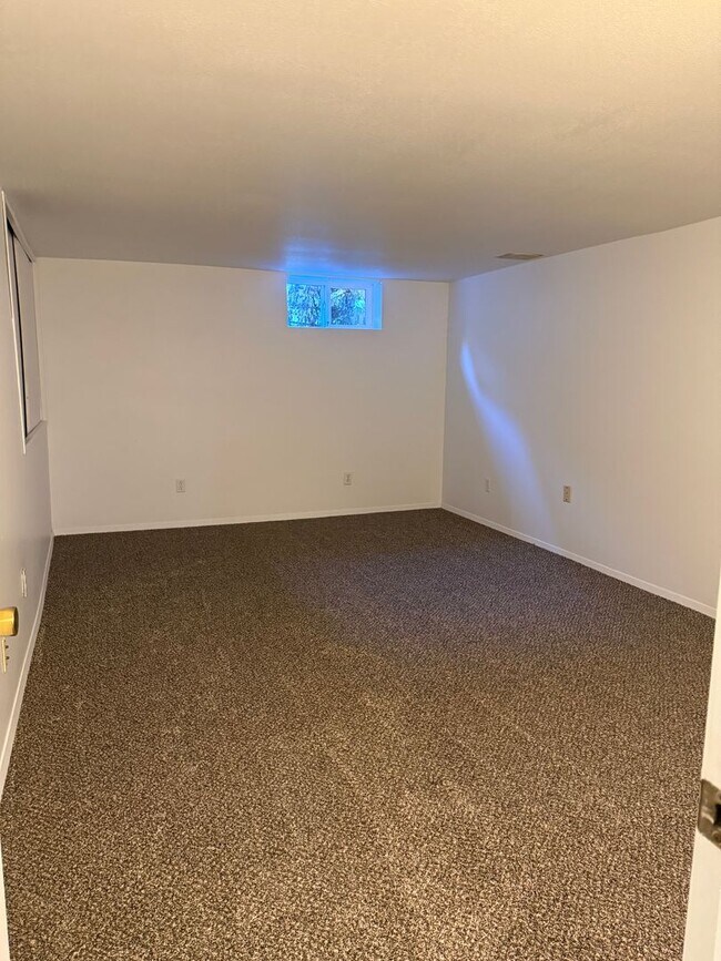 Building Photo - 1431 Central Ave