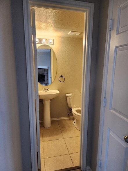Building Photo - 4028 Thoroughbred Trail