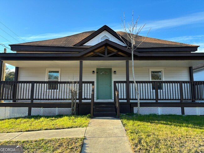 Building Photo - 1195 Lawton Dr