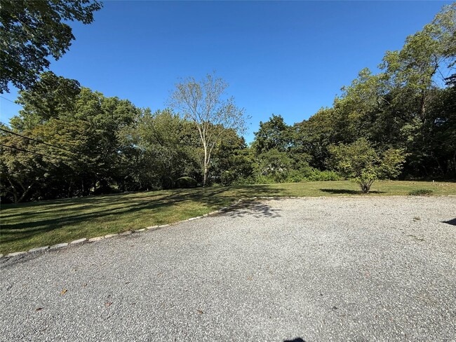 Building Photo - 35 La Rue Dr