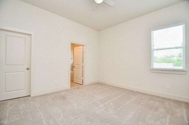 Building Photo - 9444 Kerrwood Ln