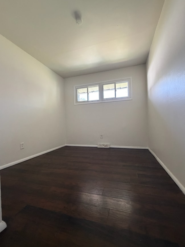 Building Photo - Three Bedroom Home-Bristol Township