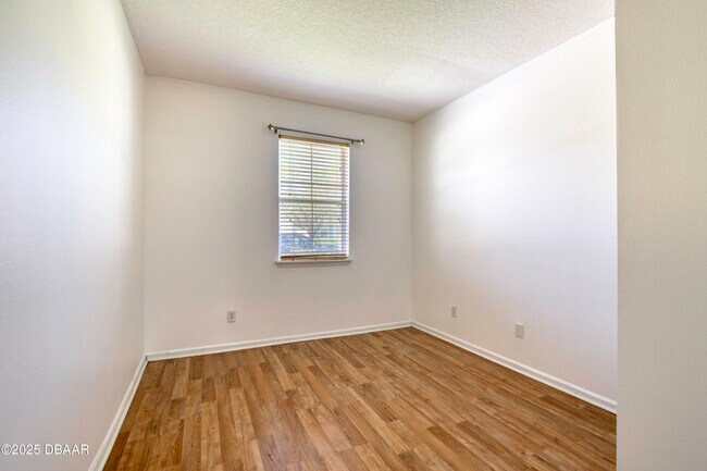 Building Photo - 637 Mount Olympus Blvd