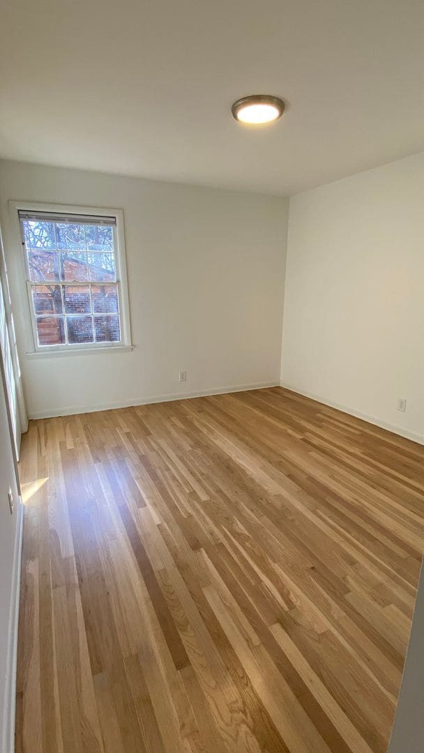 Building Photo - Spacious 4 Bedroom Home
