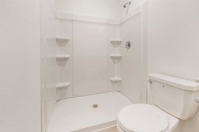 Building Photo - 919 Pertuso Ln