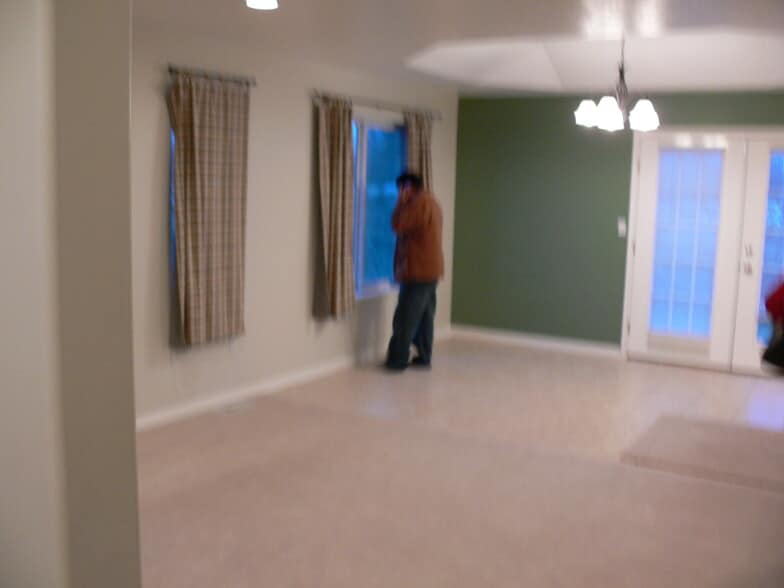 Building Photo - 936 Meadowbrook Dr