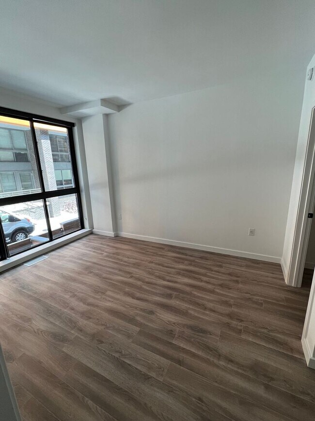 Building Photo - 1500 Harry Thomas Way NE
