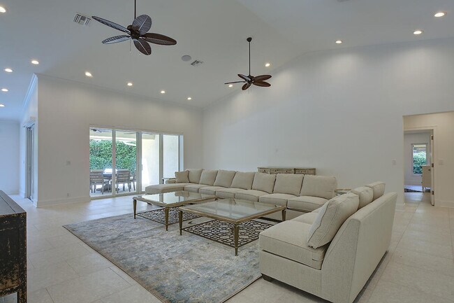 Building Photo - 2299 W Silver Palm Rd