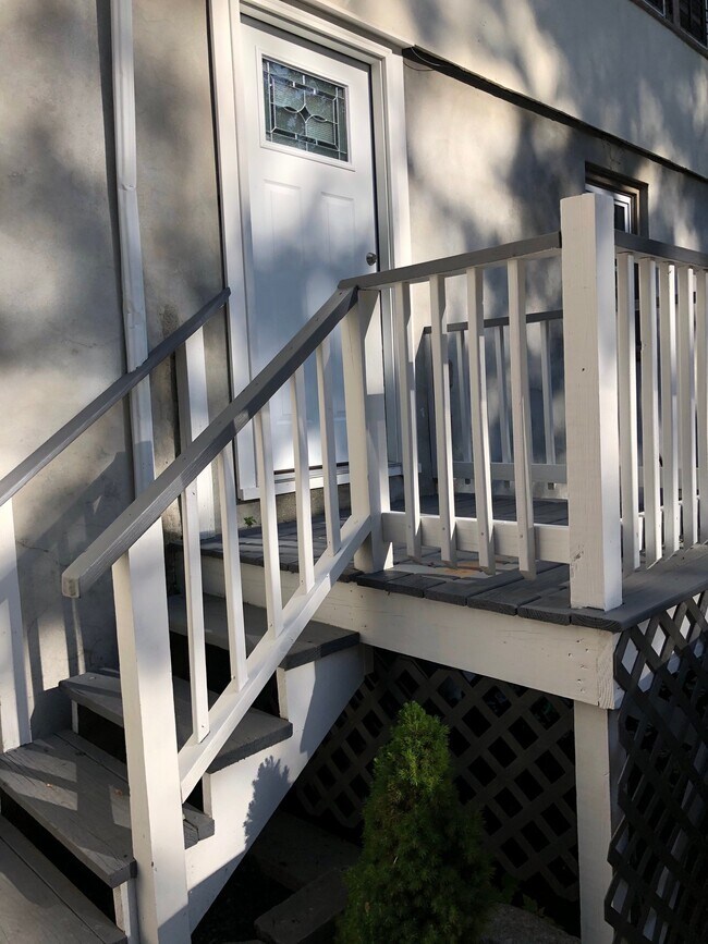 Building Photo - 7 Snowden Ave