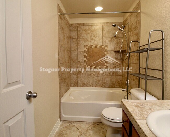 Building Photo - Great Home in Central Ft. Collins