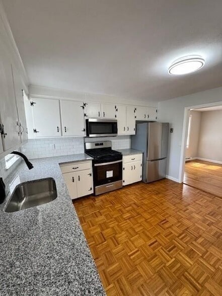 Building Photo - 40 Bourne St