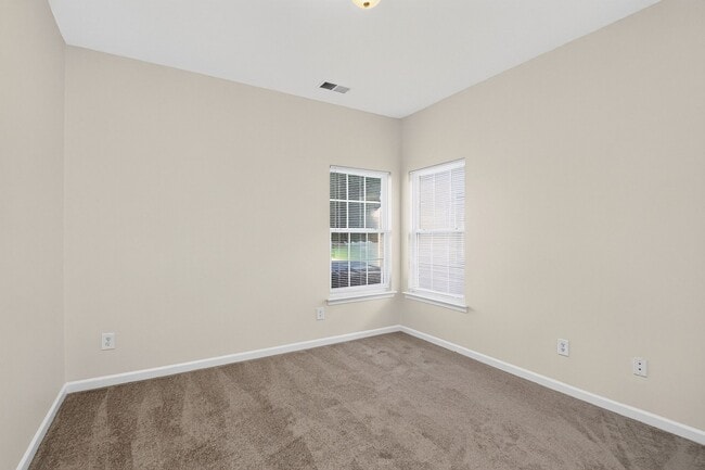 Building Photo - Beautiful Four Bedroom in Crismark Community!