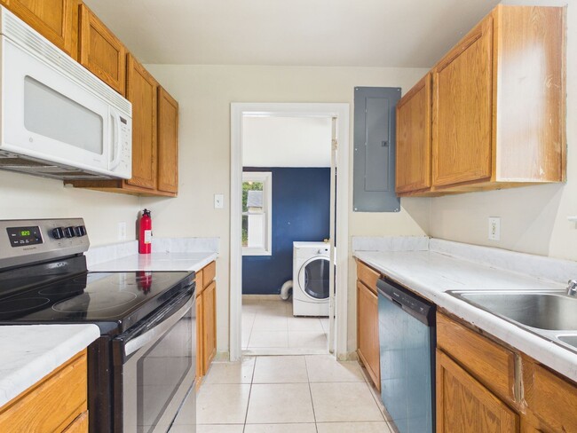 Building Photo - 1518 Ethridge Dr