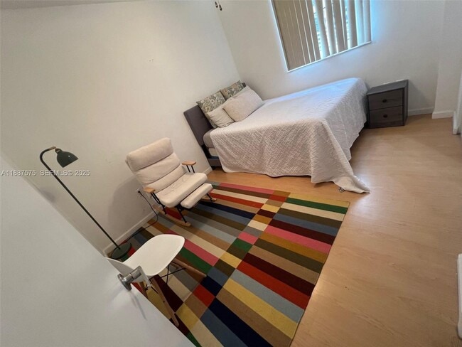 Building Photo - 185 SE 14th Terrace