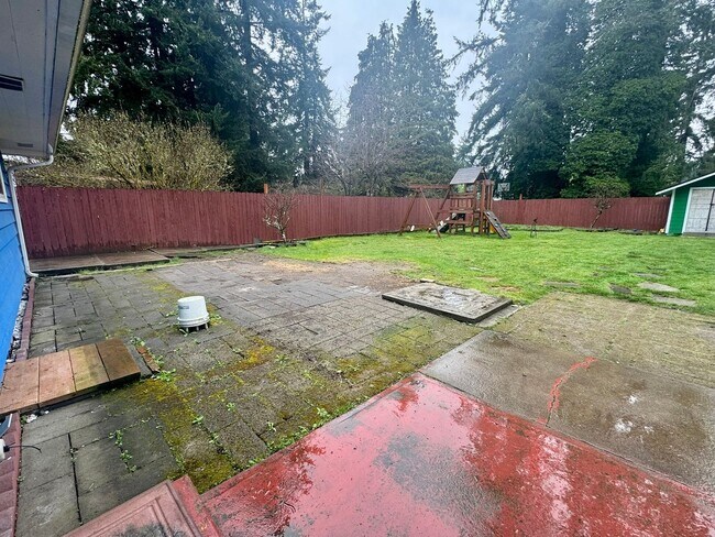 Building Photo - Charming 3-Bedroom Home in Lakewood with Spacious Yard & Modern Comforts