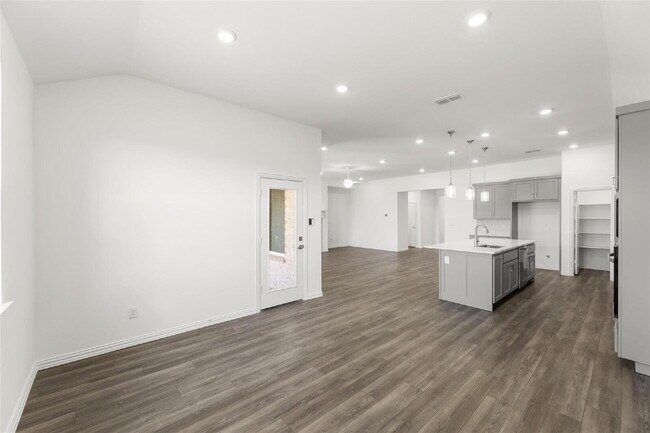 Building Photo - Beautiful Home in Melissa – Modern Living in a Growing Community