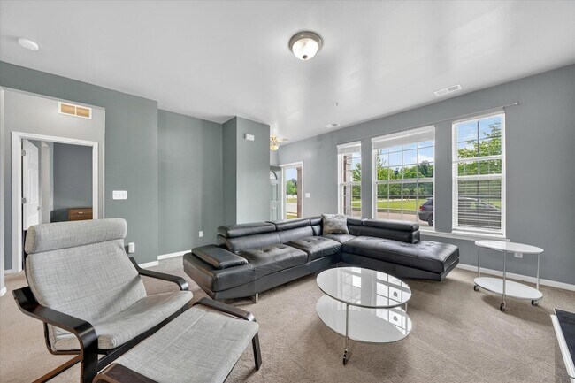 Building Photo - 23668 Northstone Village Dr