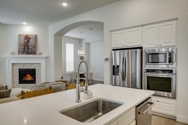 Building Photo - 7038 Cantera Manor Blvd