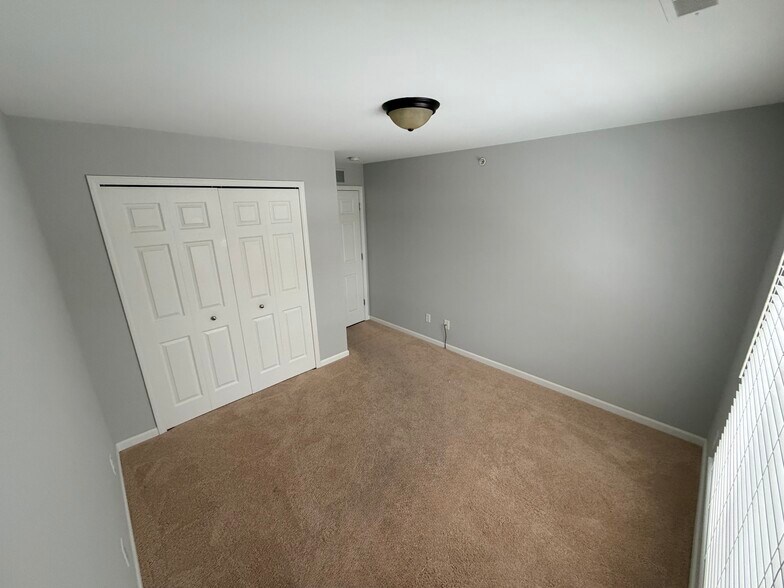 Guest bedroom bedroom - 53180 Manchester Ave