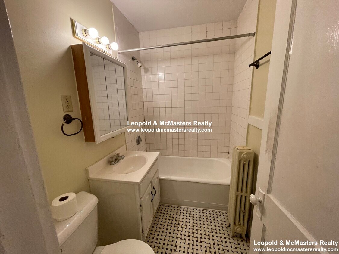 Building Photo - 65 Tremont St