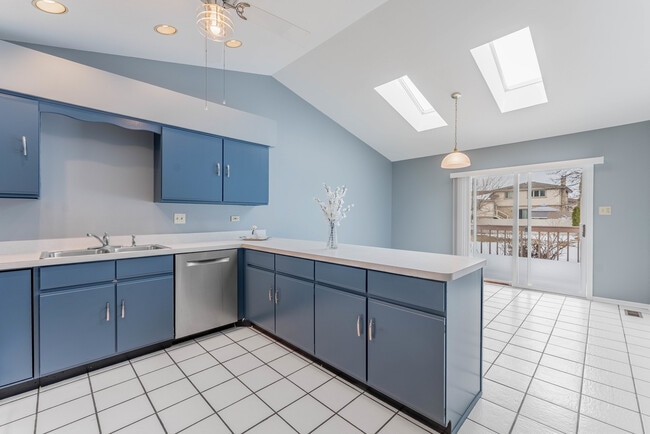 Building Photo - 7203 S 86th Ave