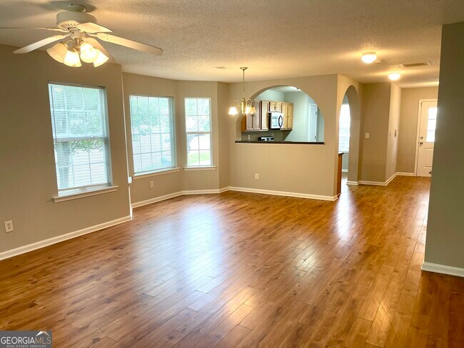 Building Photo - 140 Prattling Ct