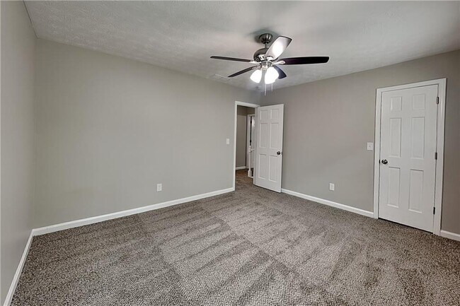 Building Photo - 1745 Spindle Top Ct SW