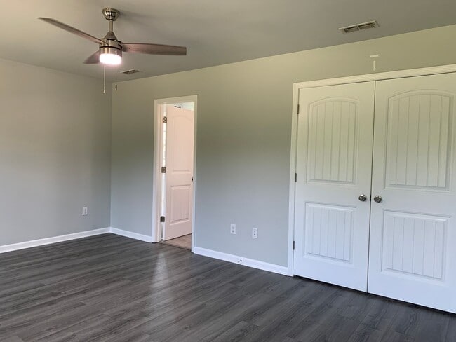 Building Photo - Luxurious Garner Home, Fenced Yard, Commun...