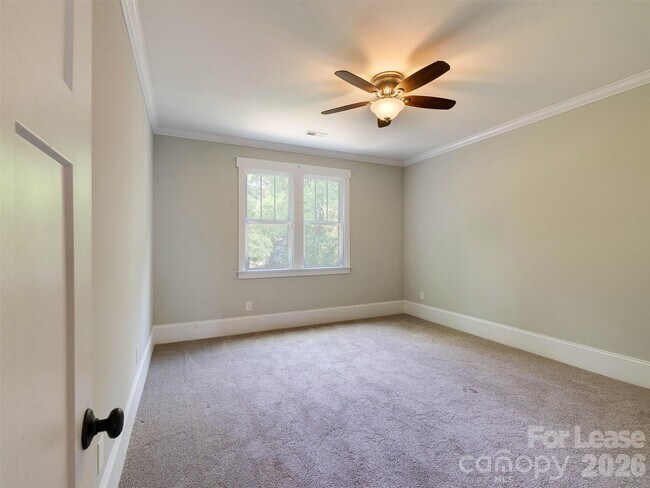 Building Photo - 326 State St