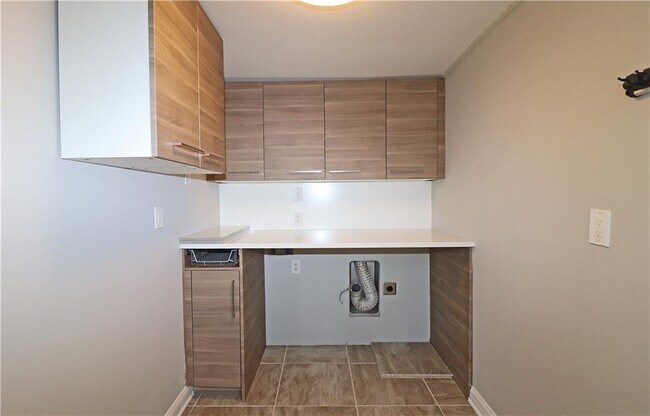 Building Photo - 40 Glenald Way NW