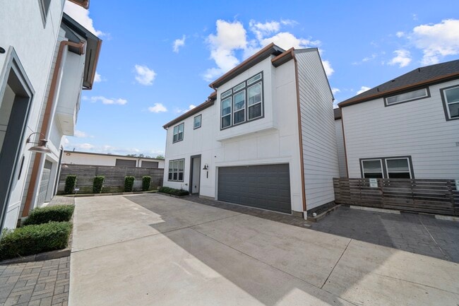 Building Photo - 9555 Neuens Rd