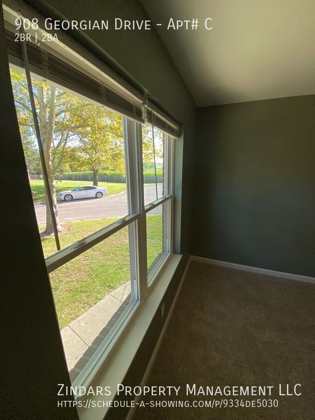 Building Photo - newly remodeled 2 bedroom 1.5 bath apartme...