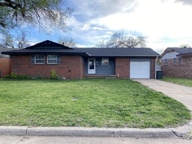Building Photo - 4800 Lisa Ln