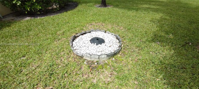 Building Photo - 8092 Driggs Hill